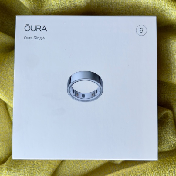 โจ NEW Oura Ring Gen 4 โ Silver, Size 9 โ Wellness & Sleep Tracker - Picture 1 of 6